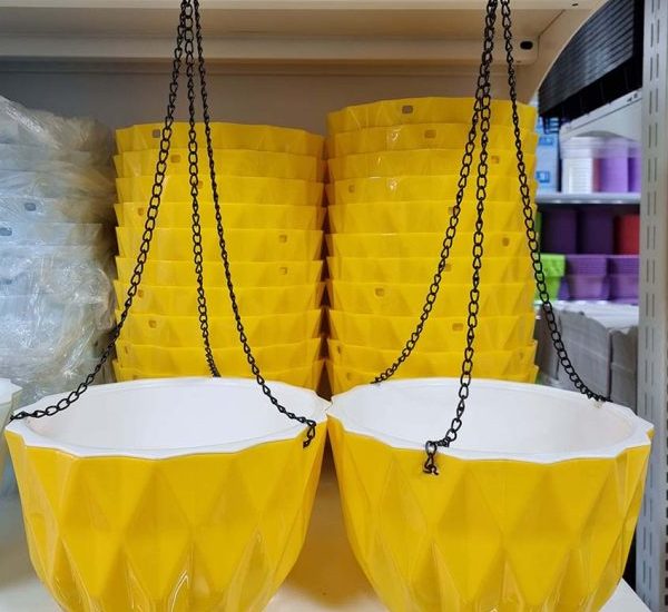 Hanging diamond-cut plastic pot Green Souq